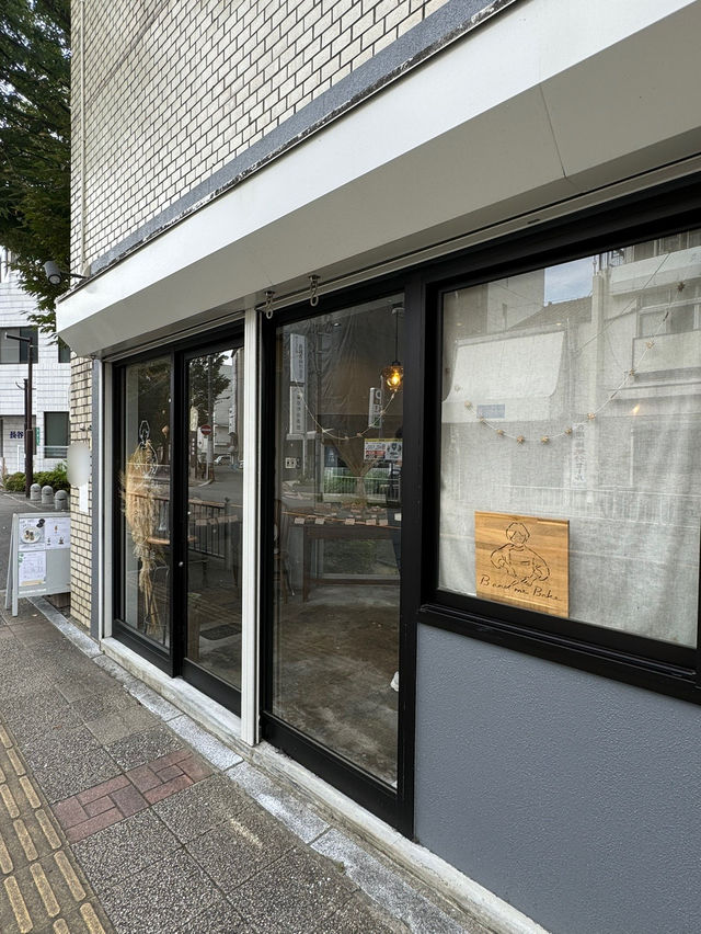 【福岡カフェ】三角のビルの中にある焼き菓子が美味しいカフェ🍩