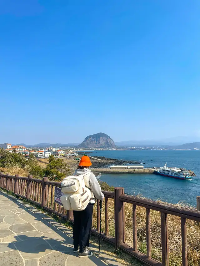 A great place for a light walk along the seaside.