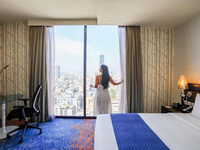 Holiday Inn Express Bangkok Siam ที่พักติด BTS 