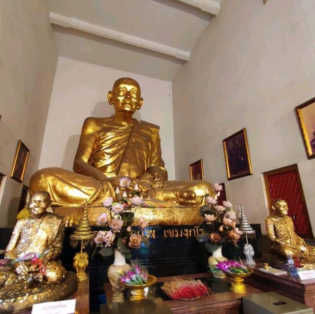 พระพุทธรูปปางประทานพร องค์ใหญ่ที่สุดในประเทศไทย
