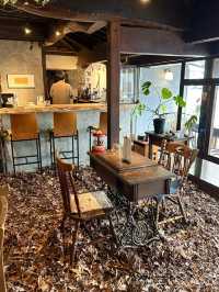 【福岡みやこ町】期間限定の落ち葉の絨毯のカフェ🍂