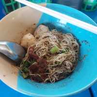 ด.ช.โก๋น ก๋วยเตี๋ยวเรืออยุธยา @พะเยา