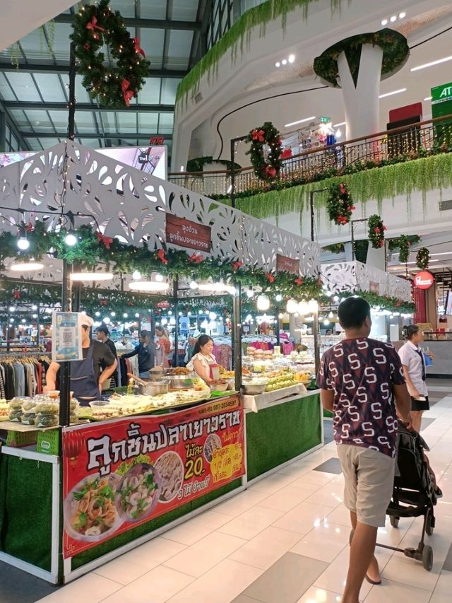 ถ่ายรูปคริสมาสต์โรบินสัน ลาดกระบัง