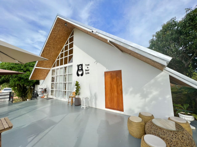 ลานโอบรักแคมป์ปิ้ง & Tree’N Bear Cafe