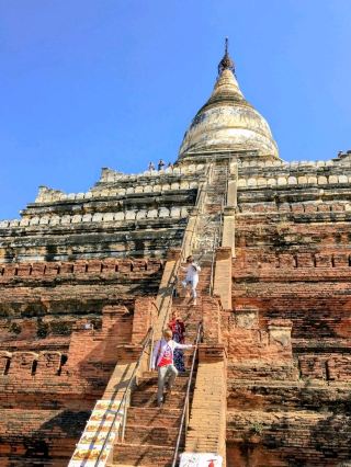 Bagan's top spot for sunrise and sunset: Shwesandaw Pagoda