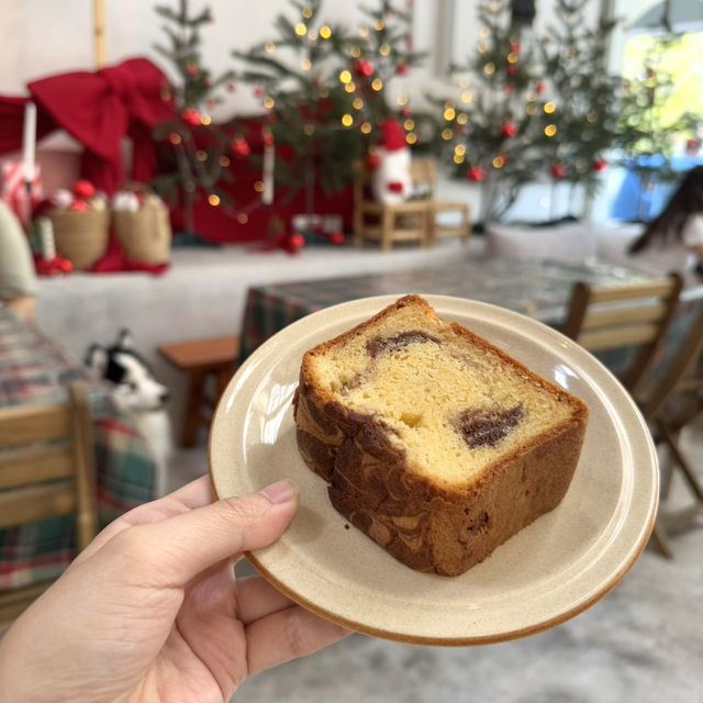 Magical Christmas Getaway at 2046 Cafe 🎄