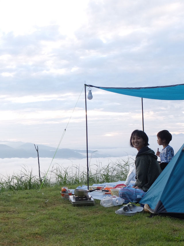 ปาย camping ที่จุดชมวิวทะเลหมอกหยุนไหล