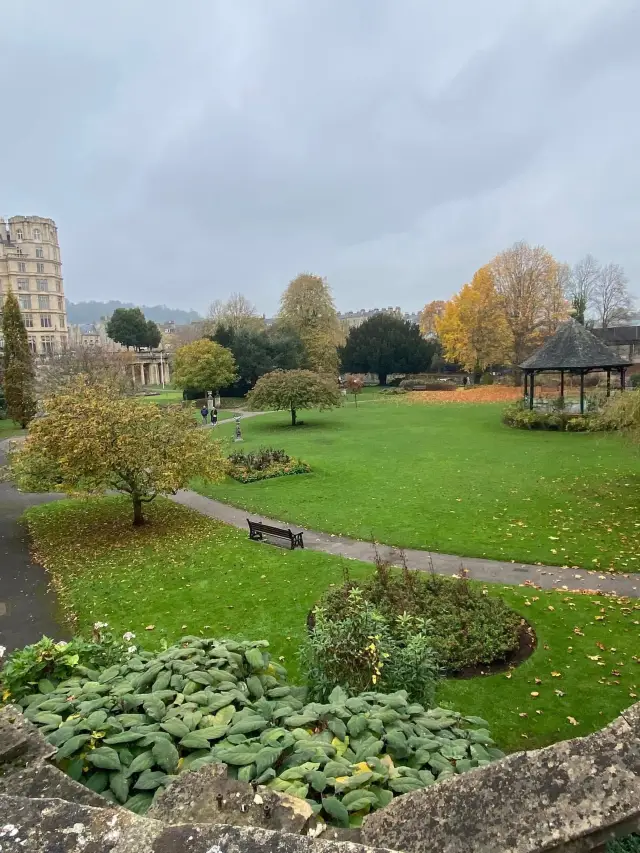 Bath – Roman Baths and the Royal Crescent