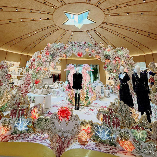  Elegance and Style at Dior Cafe