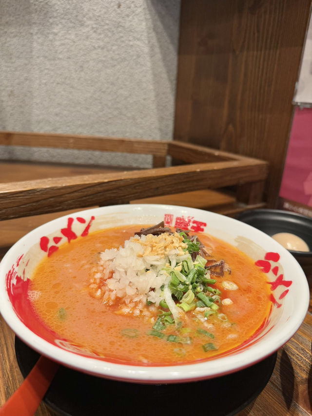 食完好滿足嘅拉麵