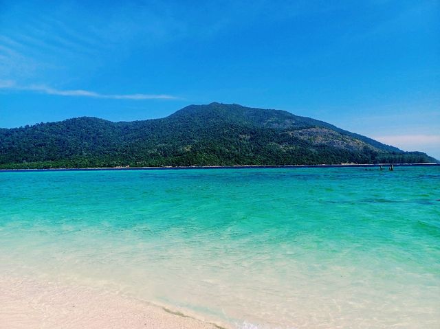 泰國麗貝島上最有氛圍的海灘酒吧:Zodiac See Sun Beach Bar Koh Lipe