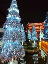 First visit to Yu Garden in Shanghai, truly mesmerizing!