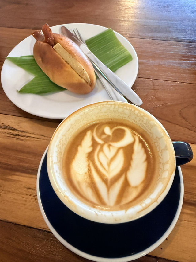 📍Perfect breakfast on a holiday break. 