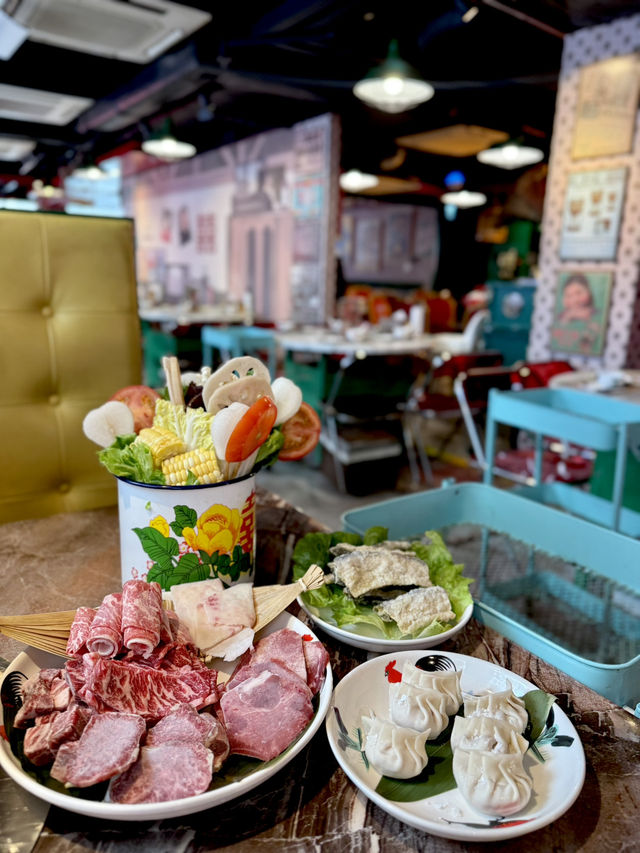  懷舊裝修風火鍋店🍲