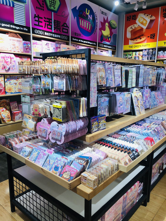 很多不同種類的精品，大開眼界