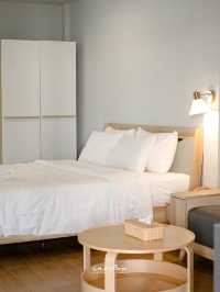 Hotel Wizpark Ratchada สงบ ร่มรื่น มีแมวให้จกด้วย