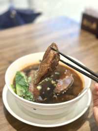 台灣過江龍牛肉麵