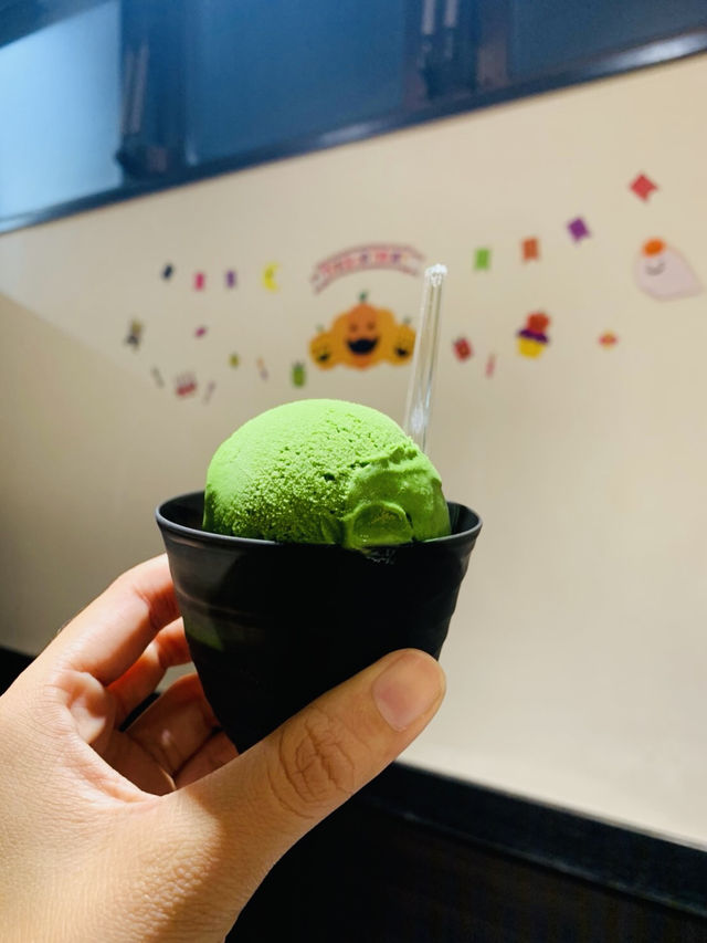 Suzukien ไอศกรีมชาเขียว濃いที่สุดในโตเกียว