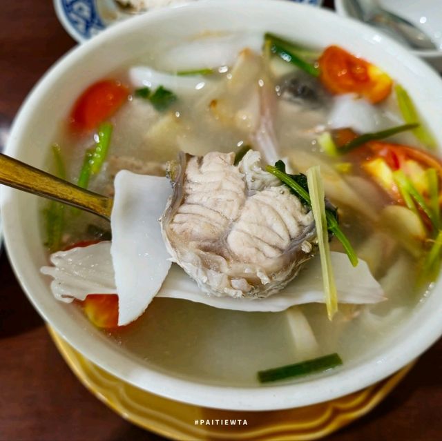 ครัวต้นฝน ร้านอาหารพื้นเมืองรสเด็ด จ. พังงา 