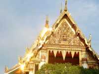 Wat Pho: A Blend of Grandeur and Familiarity