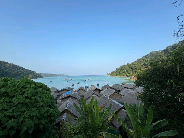 “หมู่บ้านมอแกน” หมู่เกาะสุรินทร์ 