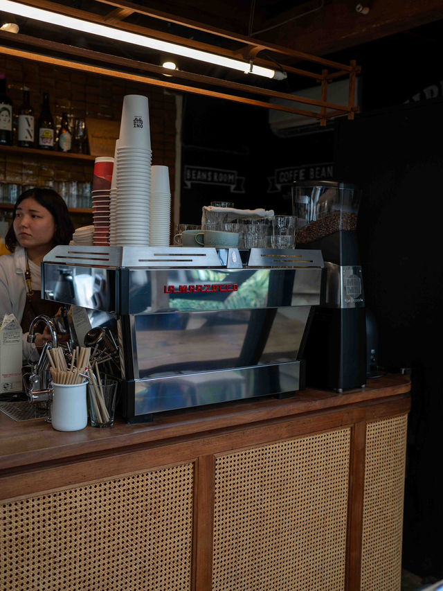 ONIBUS COFFEE 目黒店 ☕📷おしゃれなミニマルカフェ