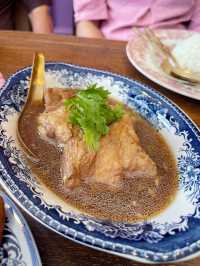 กินข้าวแกงแบบติดแกลมที่หัวหินซอย 51 