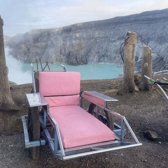 Surabaya- Ijen volcano 印尼的火山超壮观的！一生必去的火山！