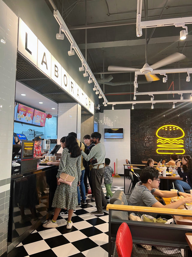 LOTTERIA, BA NA HILLS, DA NANG