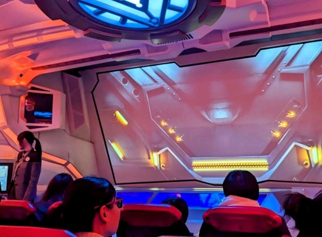 【香港ディズニーランド】トゥモローランドでマーベルなどのアトラクションを楽しむ