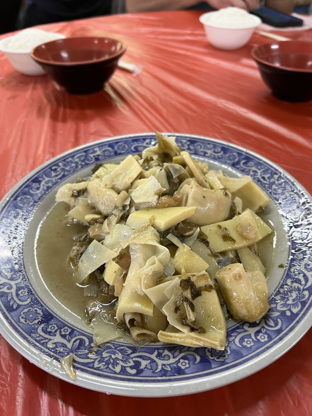 竹子湖海芋季｜小瀑布海芋園的浪漫採花時光