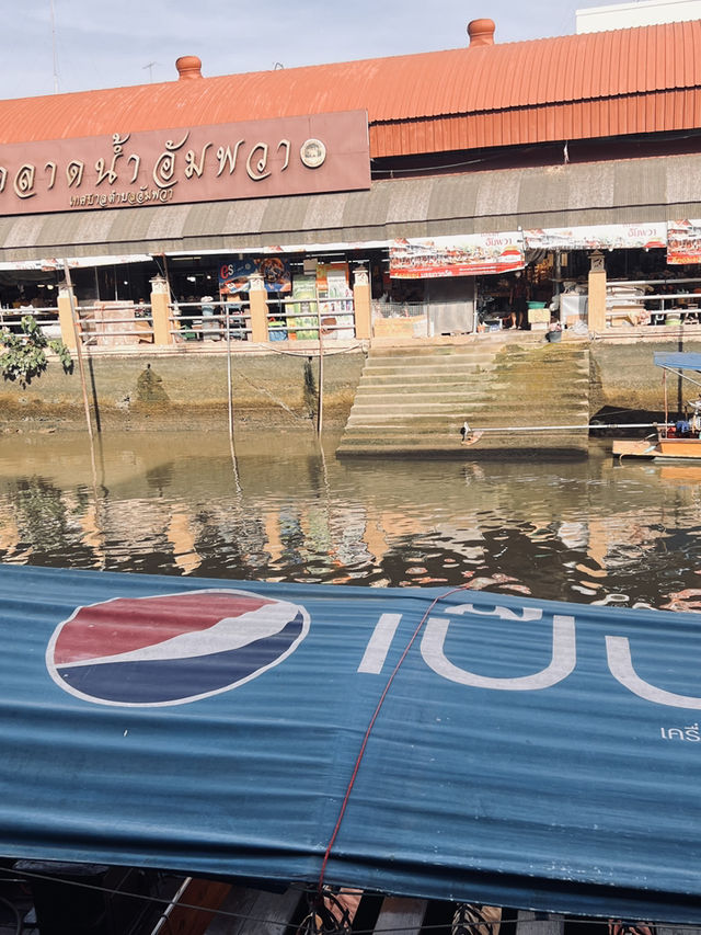 Amphawa Floating Market Bangkok