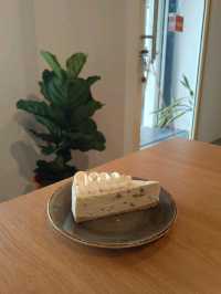 Hidden Dessert Gem in Genting: A Cozy Cake Break