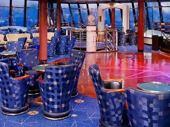 "Norwegian Spirit: The Ship That’s Like a Chill Backpacker... But With Unlimited Lobster" 🎒🦞🌊
