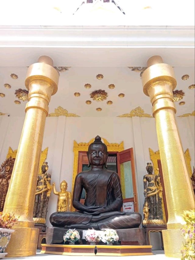 วัดสวยย่านเอกมัย วัดธาตุทอง✨️