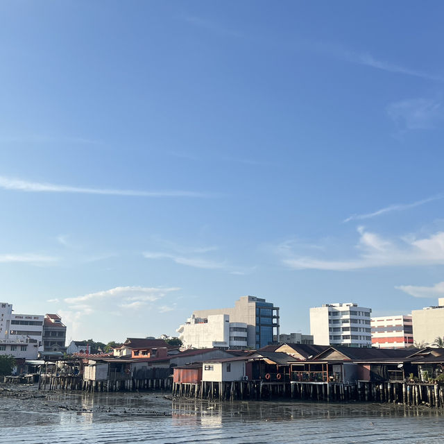 เดินเล่นหมู่บ้านชาวประมง Chew jetty
