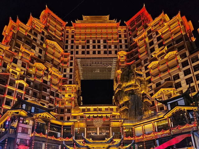 Fenghuang Ancient Town (凤凰古城)