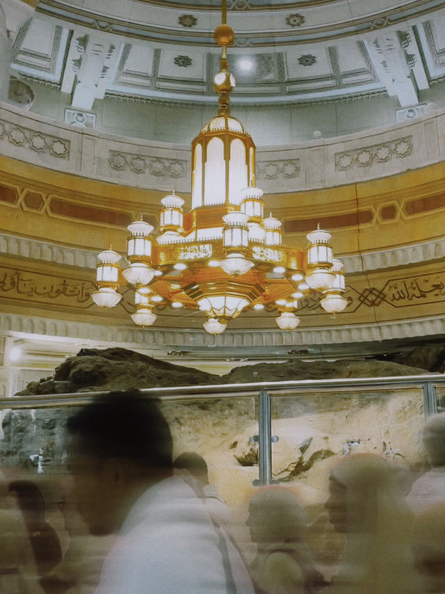 CALM & CONNECTION: SAUDI PILGRIMAGE