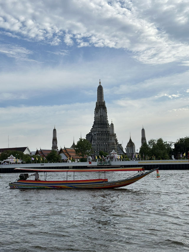 Golden Hour at Wat Arun: Serenity by the River