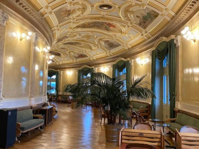 聯邦宮 Bundeshaus，參觀瑞士聯邦政府與議會所在。