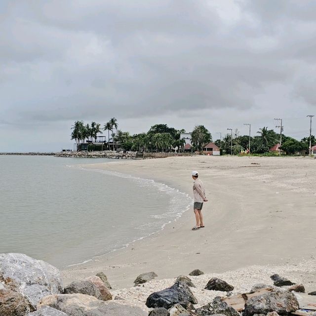 หาดชมจันทร์