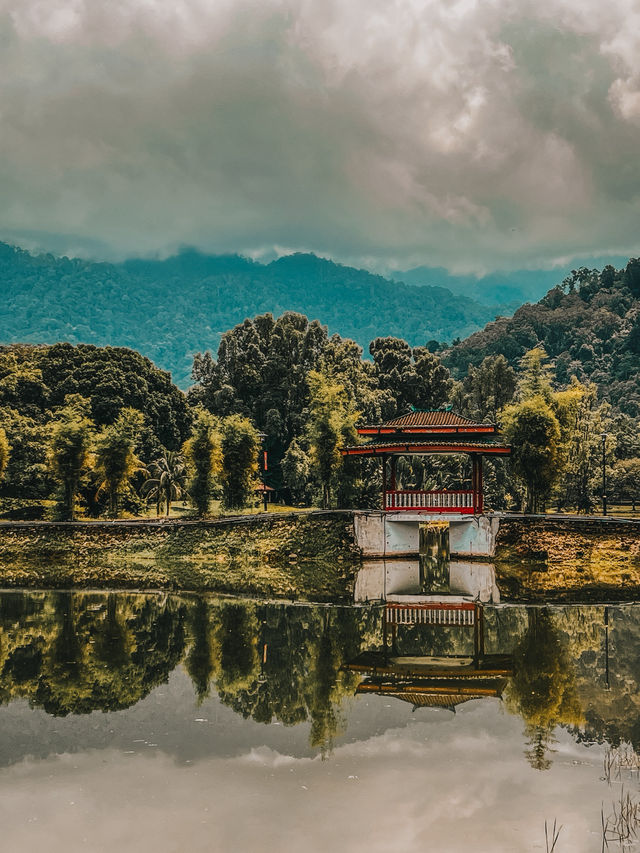Serene Reflections and Old-World Charm at Taiping Lake