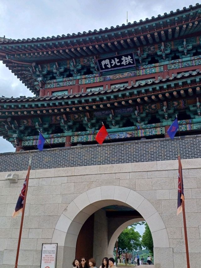 가족과 함께하는 평화로운 역사 여행지, 촉석루