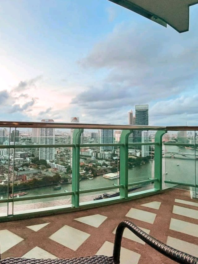 🌅 Chatrium Riverside Bangkok – Scenic Stays with a Splash of Luxury