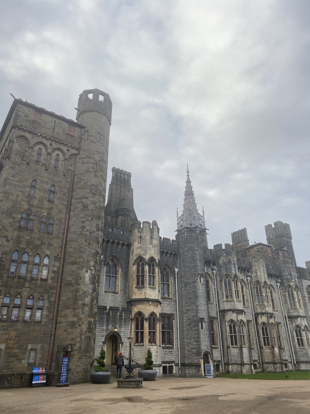 學生免費進埸😱 英國Cardiff 必去地點 歷史悠久的卡迪夫城堡🏰