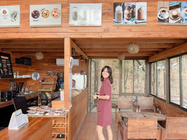 อ่างน้ำตง เลควิวคาเฟ่ เมืองเฟือง