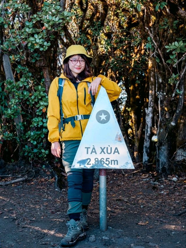 thrilling adventure for nature enthusiasts and cloud hunters to Ta Xua peak