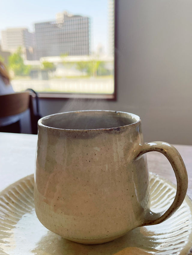 大阪北濱｜MOTO COFFEE，中之島河景第一排窗邊咖啡香超愜意