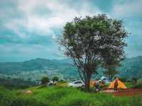 🌧️⛺️ ไร่ฝนเทียม – กางเต็นท์หน้าฝน