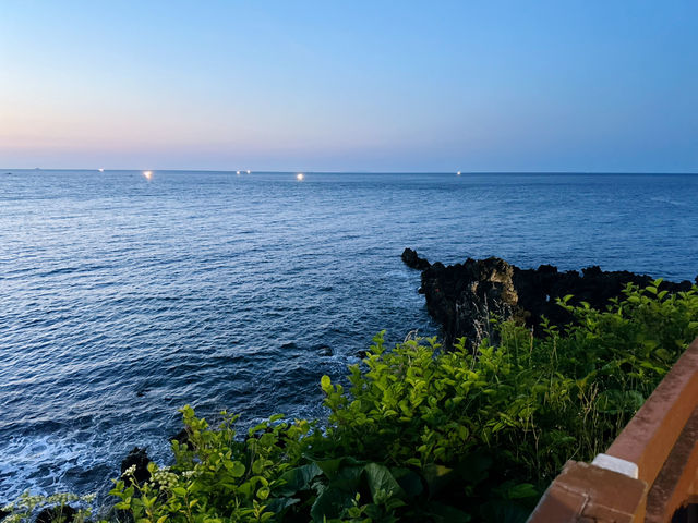 🌅 일몰의 운치가 있는 용두암